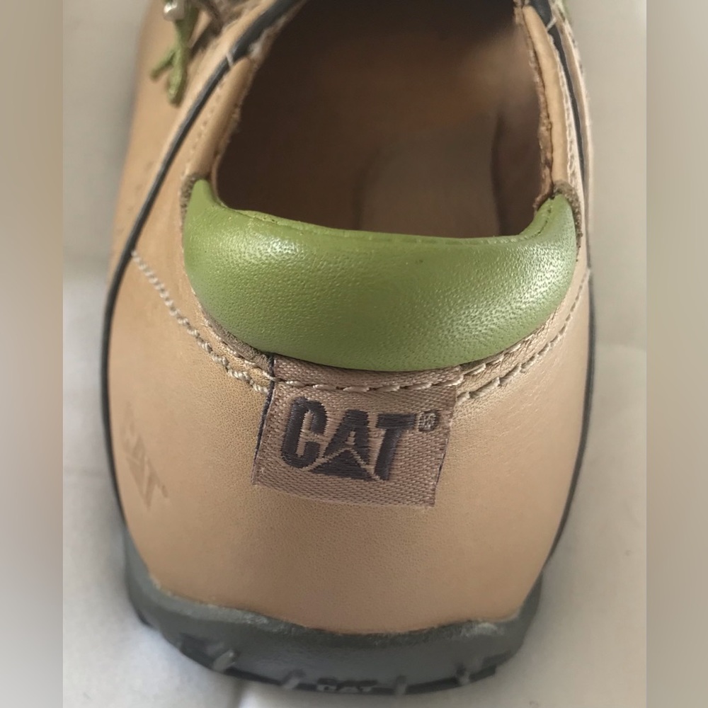 NWOT Caterpillar Inc. Mary Janes. Size 6. - Picture 5 of 16